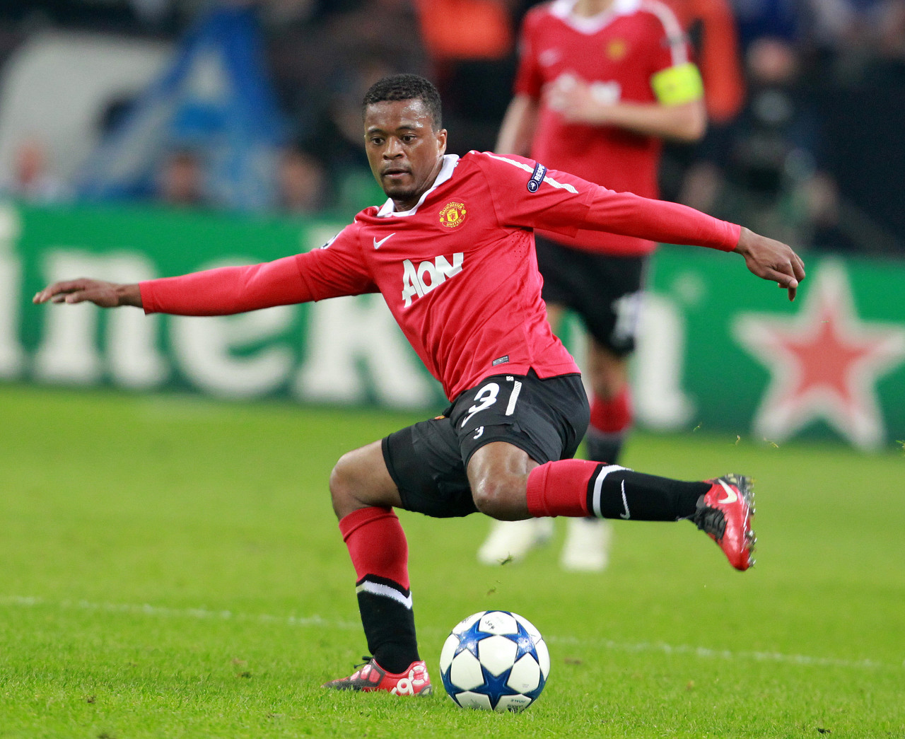 足球市场上 足球市场上